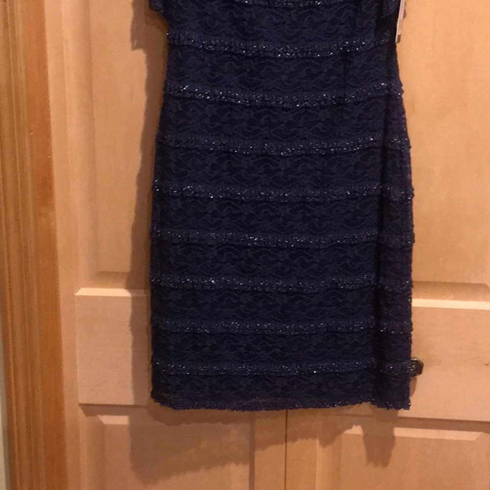New Guess Dress - Picture 2 of 7
